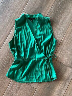 Banana Republic green sleeveless wrap tie peplum top size small